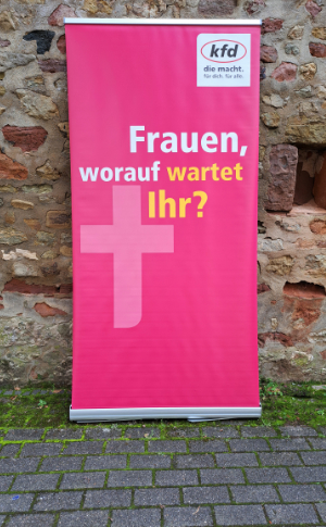 Roll-up Frauen, worauf wartet ihr