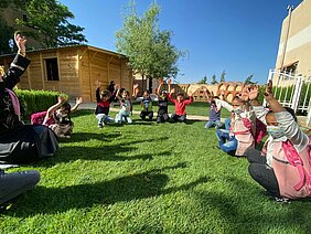 Schulunterricht für Kinder im Gharsah Zentrum, Libanon