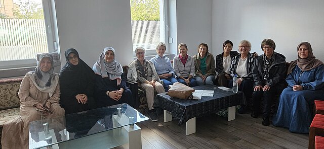 kfd-Frauen und muslimische Frauen tauschen sich aus. kfd-Frauen und muslimische Frauen tauschen sich aus.