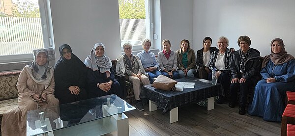 kfd-Frauen und muslimische Frauen tauschen sich aus. kfd-Frauen und muslimische Frauen tauschen sich aus.