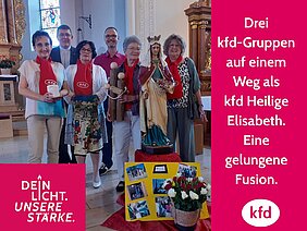 In der Eppelborner Pfarrkirche: kfd-Frauen mit Pfarrer Thieser und Pfarrer Paul In Eppelborner Pfarrkirche: kfd-Frauen mit Pfarrer Thieser und Pfarrer Paul